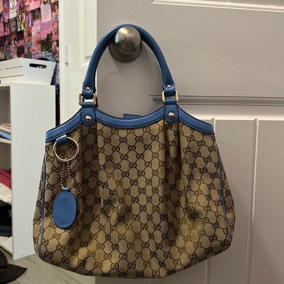 Selling this Authentic Gucci bag. - Picture 1 of 3